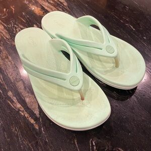 GUC Crocs flip flops, Women’s 9